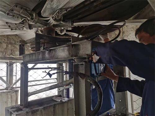 <a href=http://www.qurijy.com/peijian/fan/ target=_blank class=infotextkey>冷卻塔風(fēng)機(jī)</a>噪聲控制方法